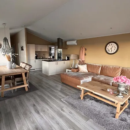 Vakantie Chalet Markermeer ***** Chalet